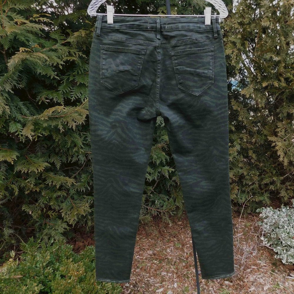 Driftwood Jackie Army-Green & Black Zebra Skinny Jeans NWT - Picture 3 of 5